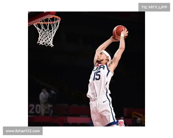 德文·布克关键时刻挺身而出 成为球队无可替代的胜负手 德文·布克关键时刻挺身而出 成为球队无可替代的胜负手